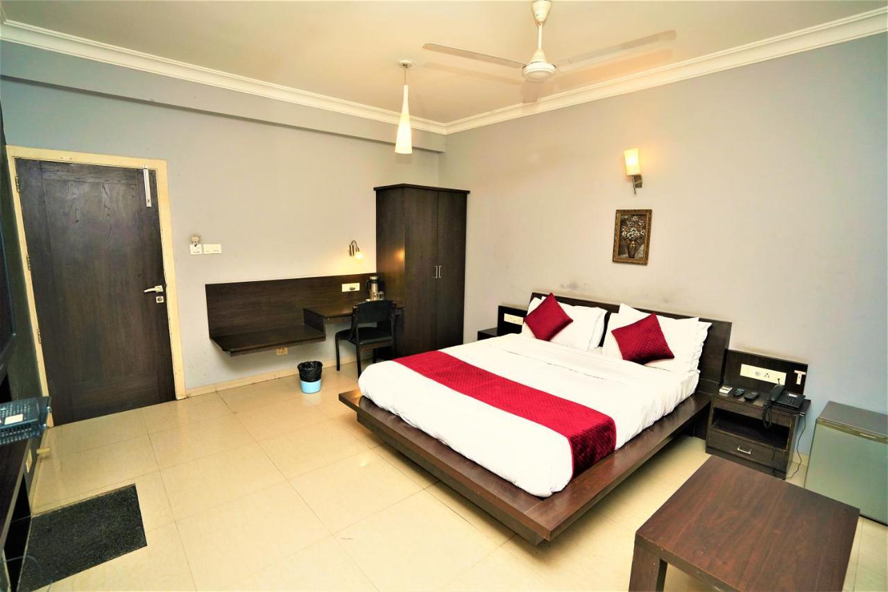 New Hotel Europa Inn Rajkot Exterior photo