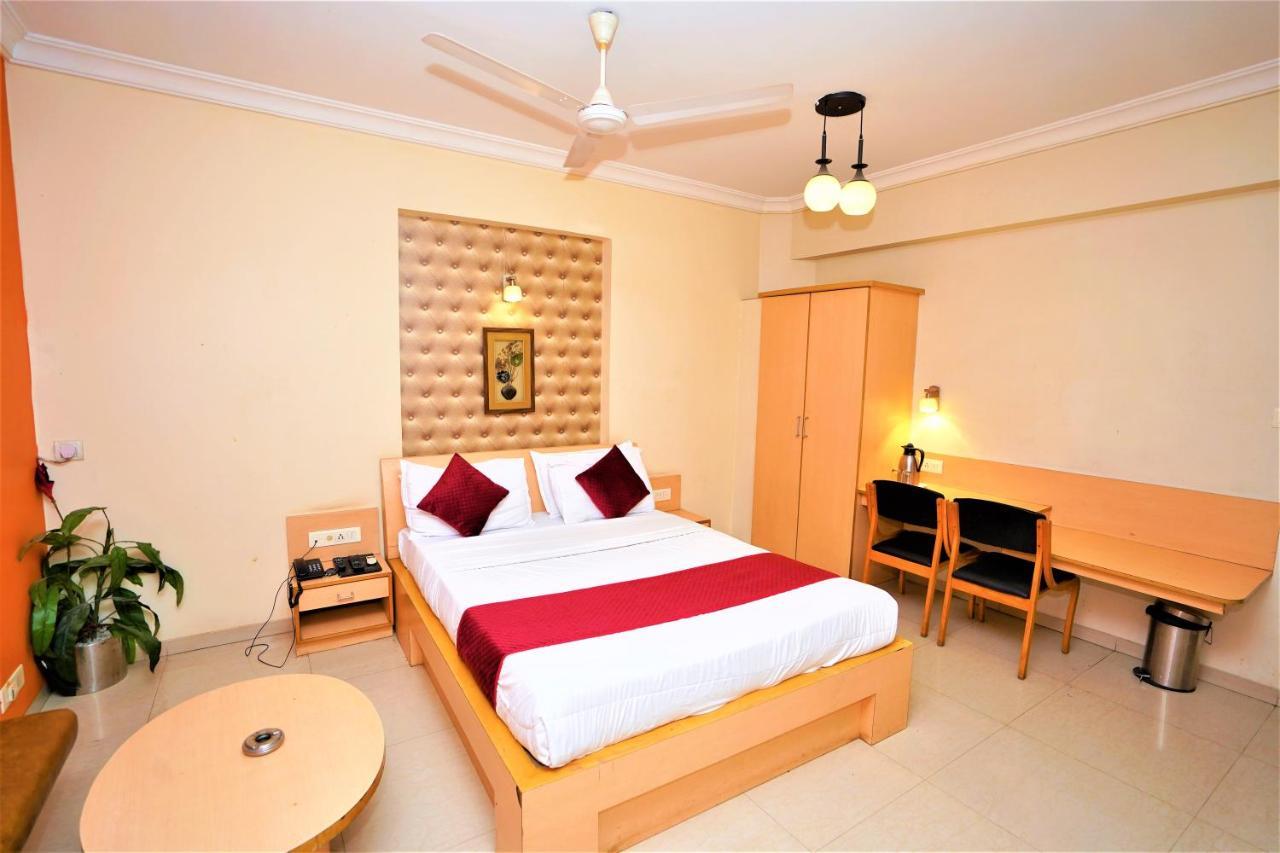 New Hotel Europa Inn Rajkot Exterior photo