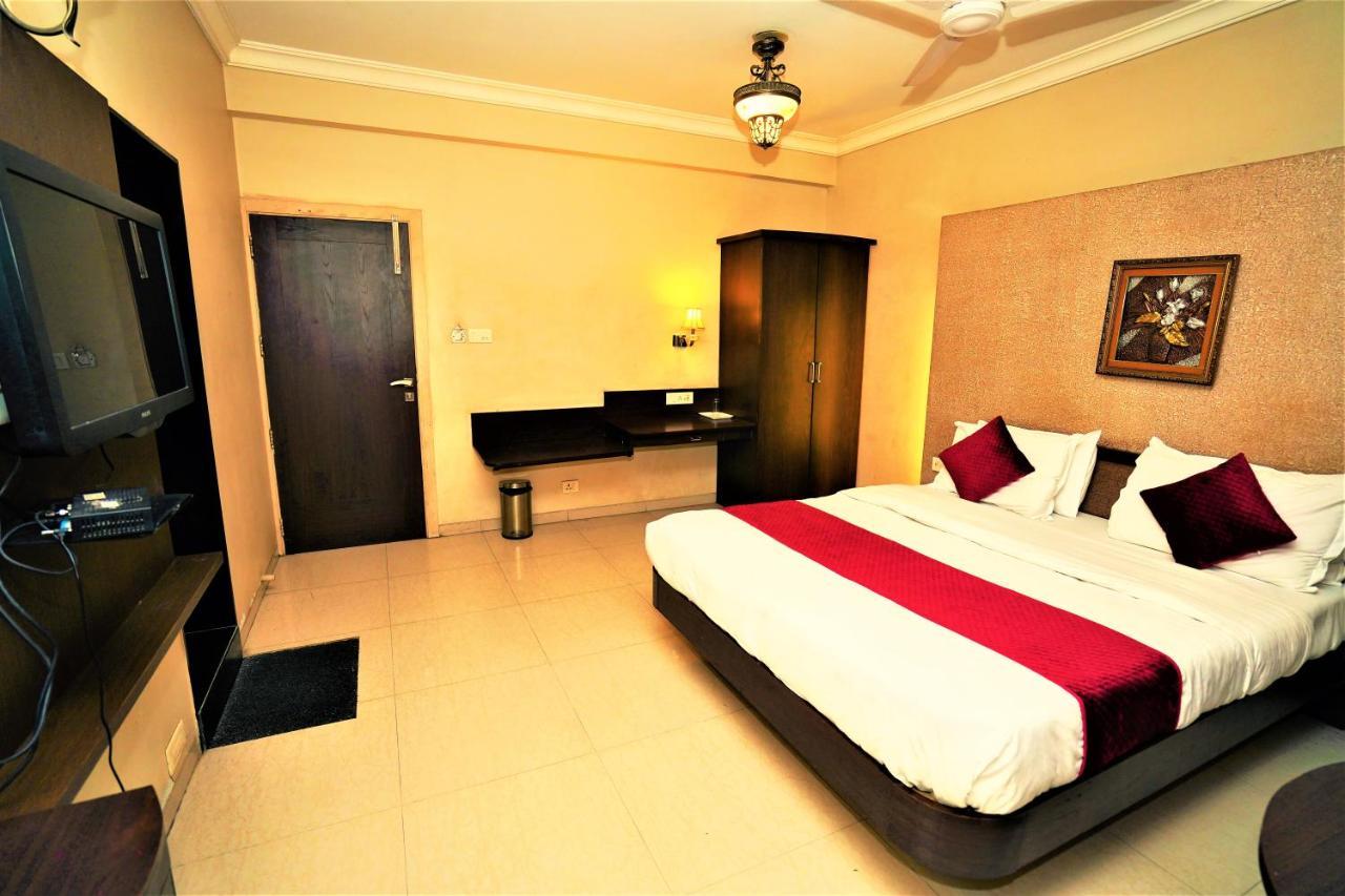 New Hotel Europa Inn Rajkot Exterior photo